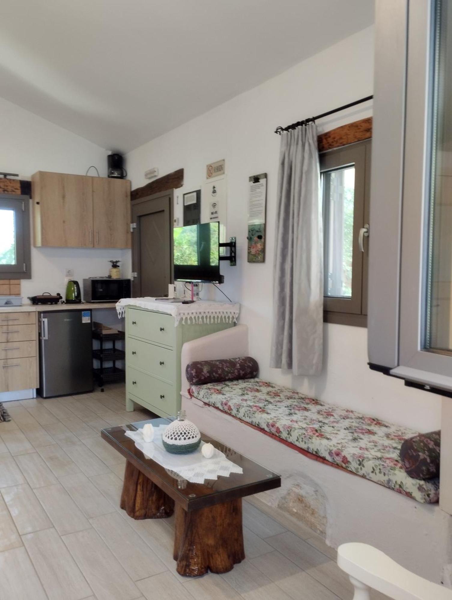 Olea Cottage Galatas  Bagian luar foto
